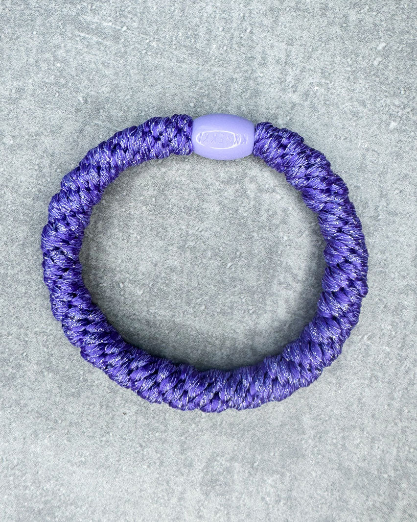 KKNEKKI Haarband "Lillac Glitter"
Unsere absoluten Lieblings-Haarbänder von KKNEKKI gibt es jetzt für Euch bei uns im Shop! In vielen wunderschönen Farben und Styles, für normales/dickes (Bold Style) wie auch feines Haar (Slim Style).