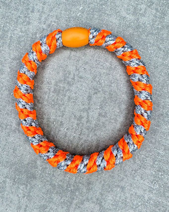 KKNEKKI Haarband "Neon Orange Silver Glitter"
Unsere absoluten Lieblings-Haarbänder von KKNEKKI gibt es jetzt für Euch bei uns im Shop! In vielen wunderschönen Farben und Styles, für normales/dickes (Bold Style) wie auch feines Haar (Slim Style).