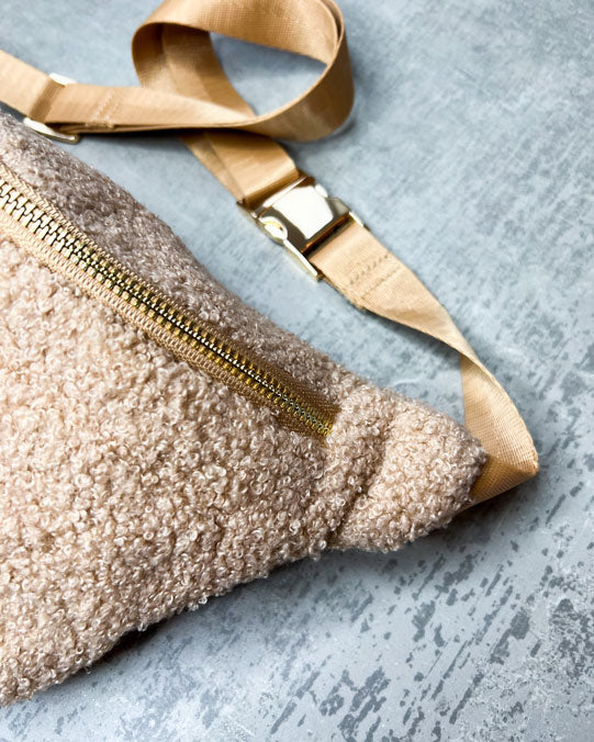 "Teddy" Crossbody Bag braun – personalisierbar