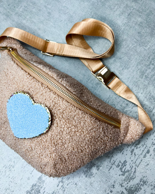 "Teddy" Crossbody Bag braun – personalisierbar