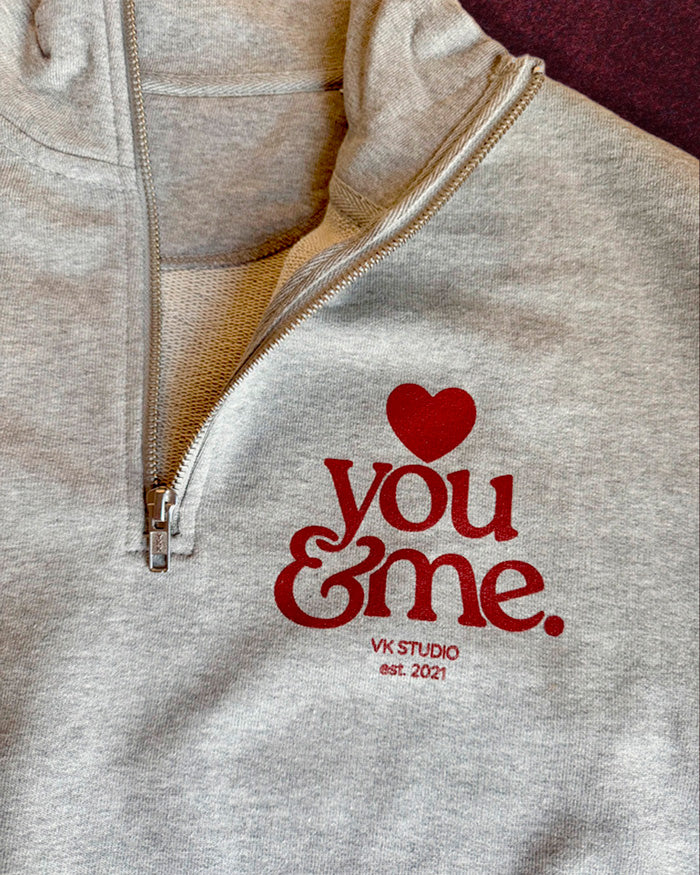 Hellgraues Zip Sweatshirt "You & Me"