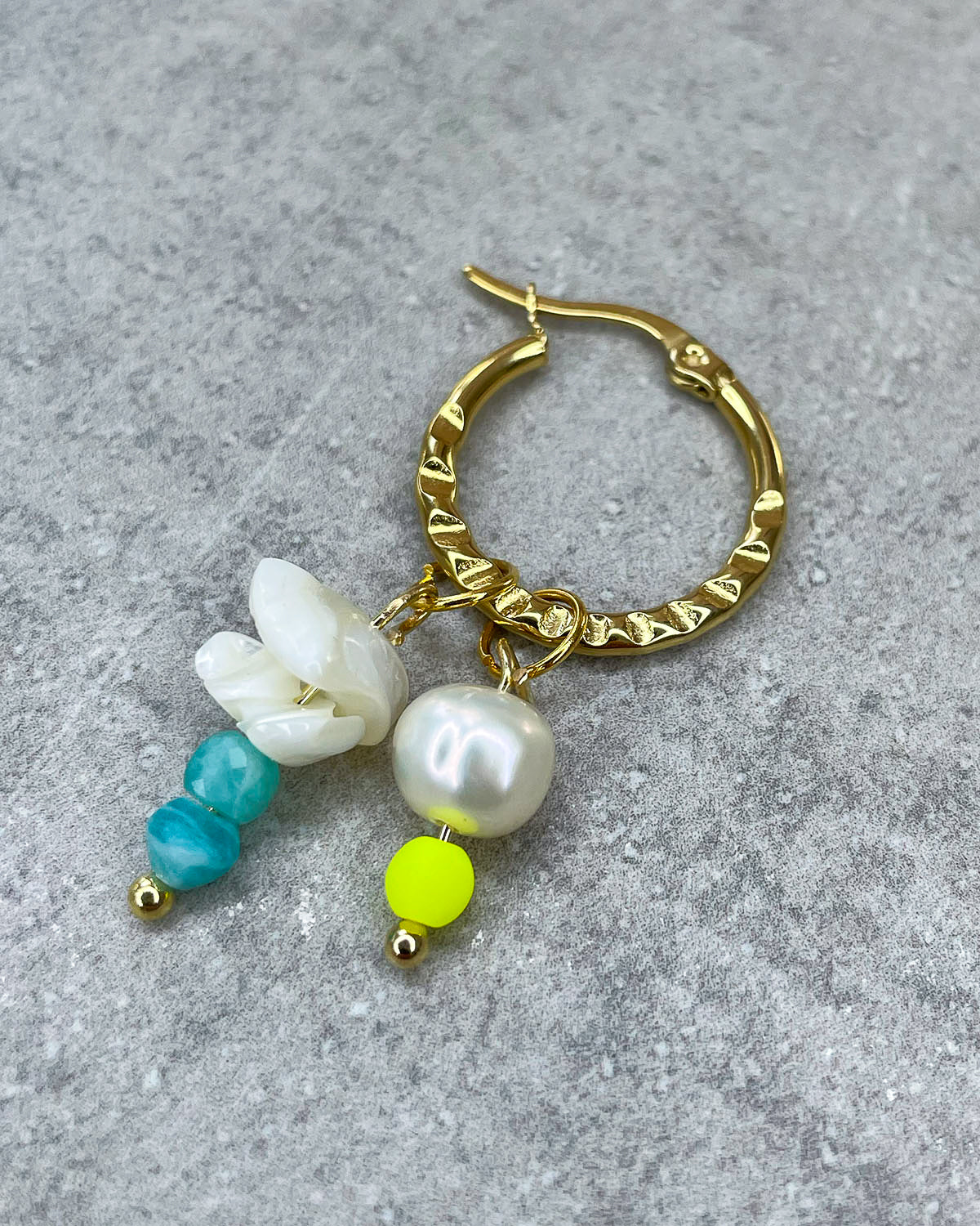 Earring 15mm "Neon Pearl" - 1 piece