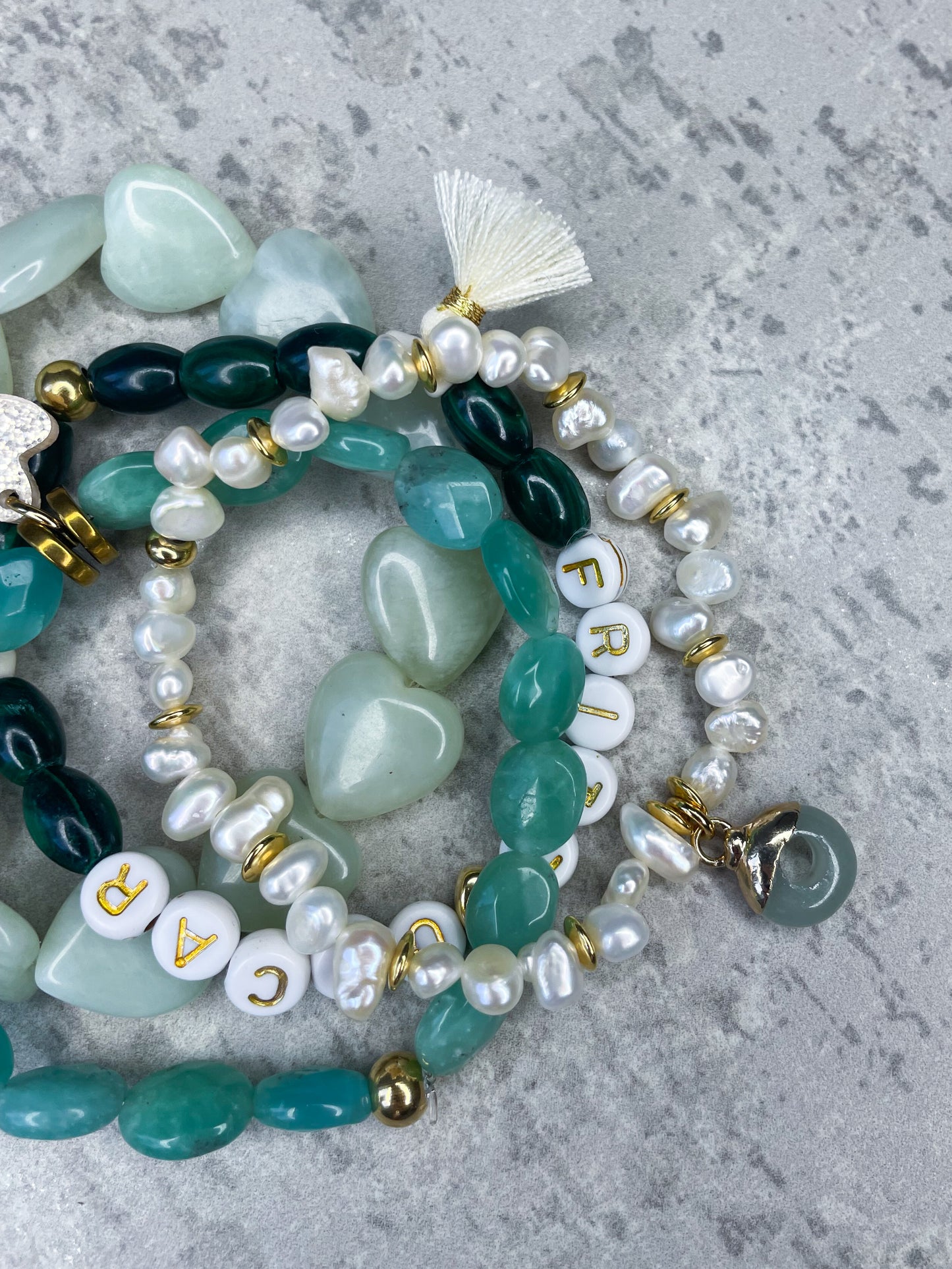 Freshwater pearl bracelet with pendant
