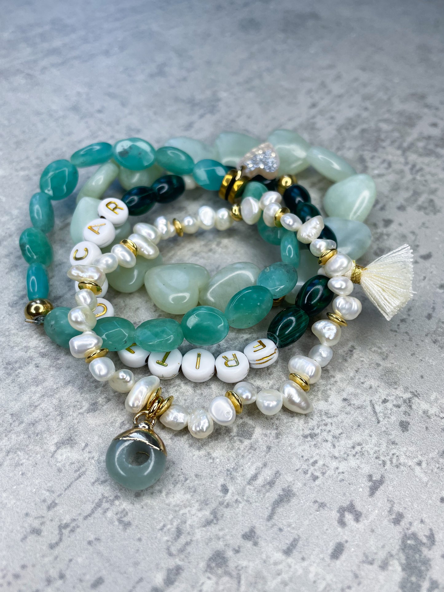 Freshwater pearl bracelet with pendant
