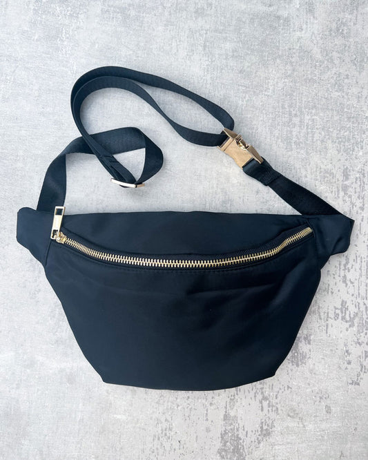 Crossbody Bag schwarz – personalisierbar