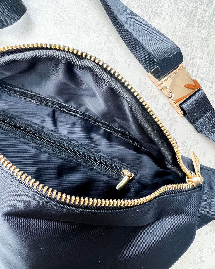 Crossbody Bag schwarz – personalisierbar