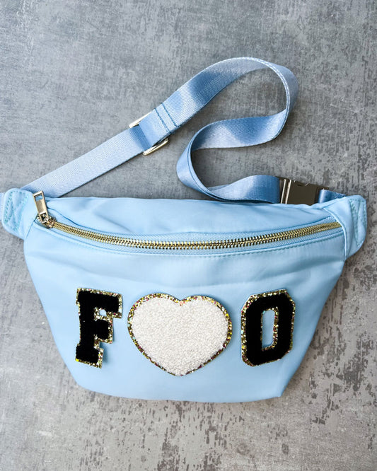 Crossbody Bag hellblau – personalisierbar
