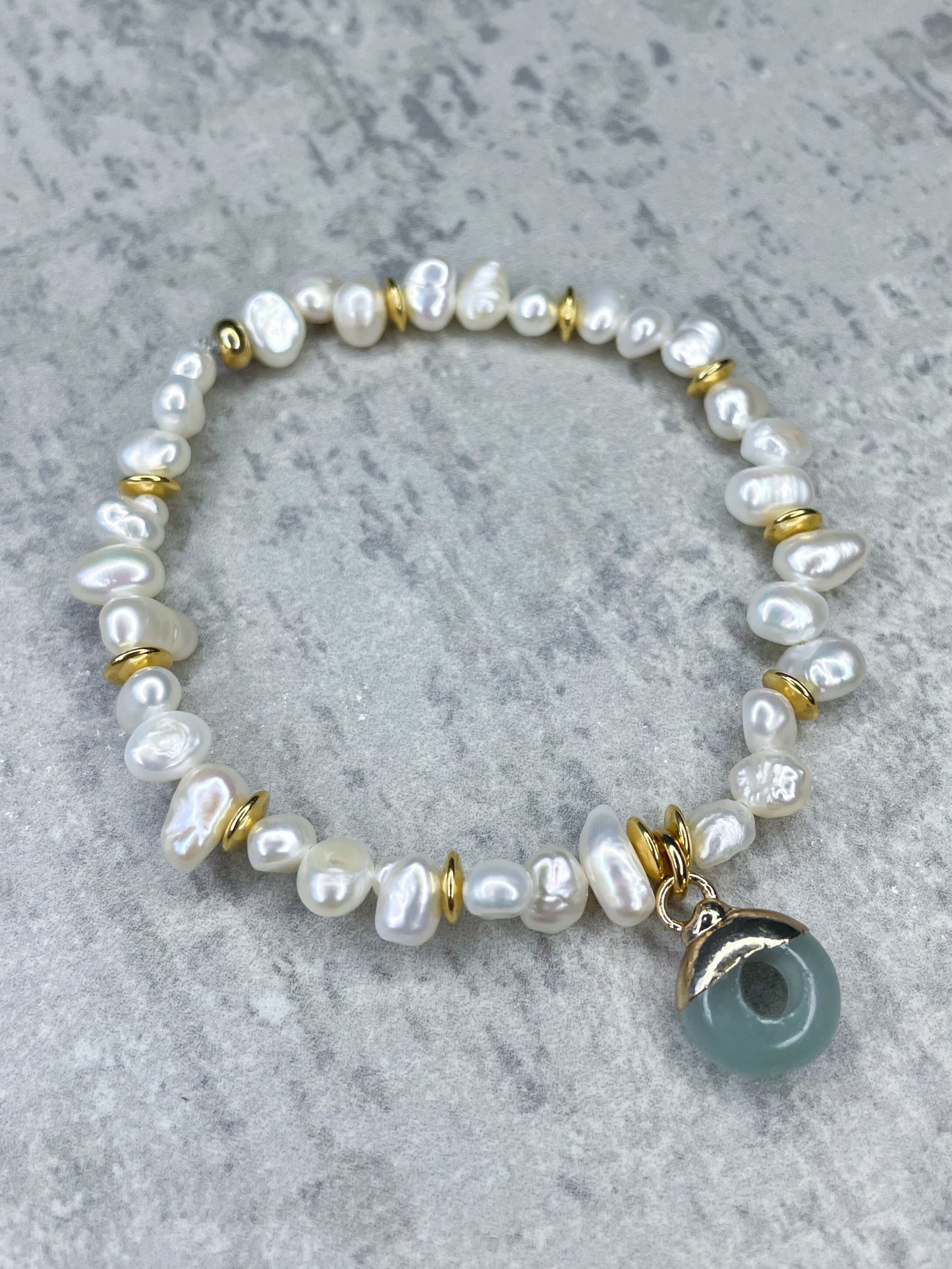Süsswasserperlen-Armband mit Anhänger