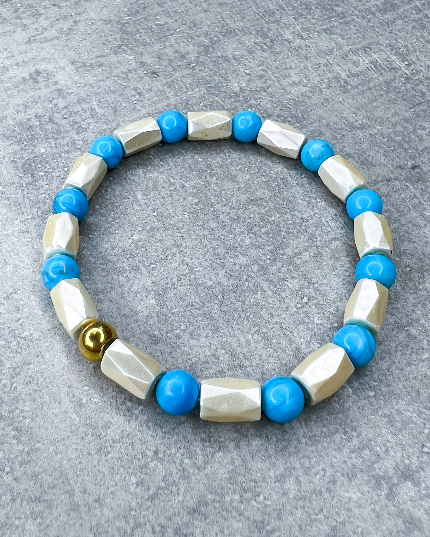 Healing stone bracelet, round "Aventurine & Heart”